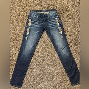 Driftwood Embroidered Jeans Womens 26 Floral Bohemian Distressed Selvage